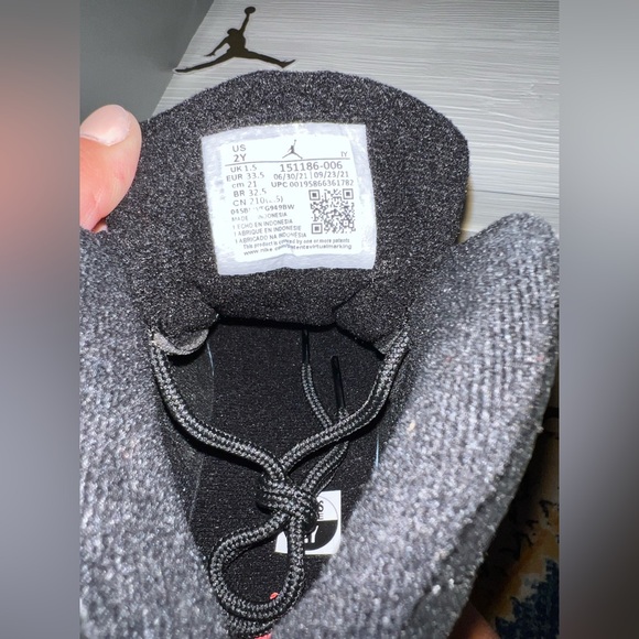 New Air Jordan- 12 Retro - Picture 3 of 5